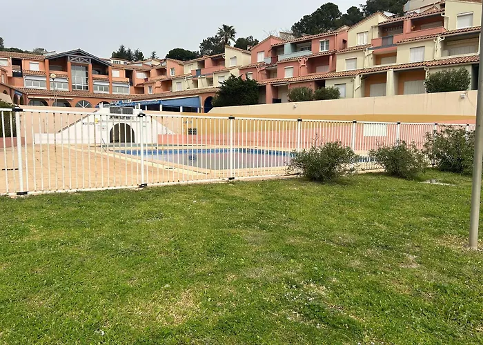 T2 With Sea View And Swimmimg Pool. Daire Cerbère