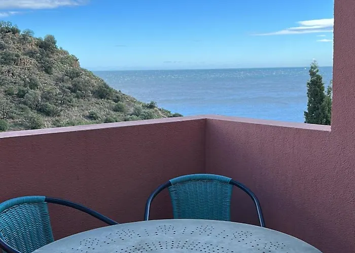 T2 With Sea View And Swimmimg Pool.